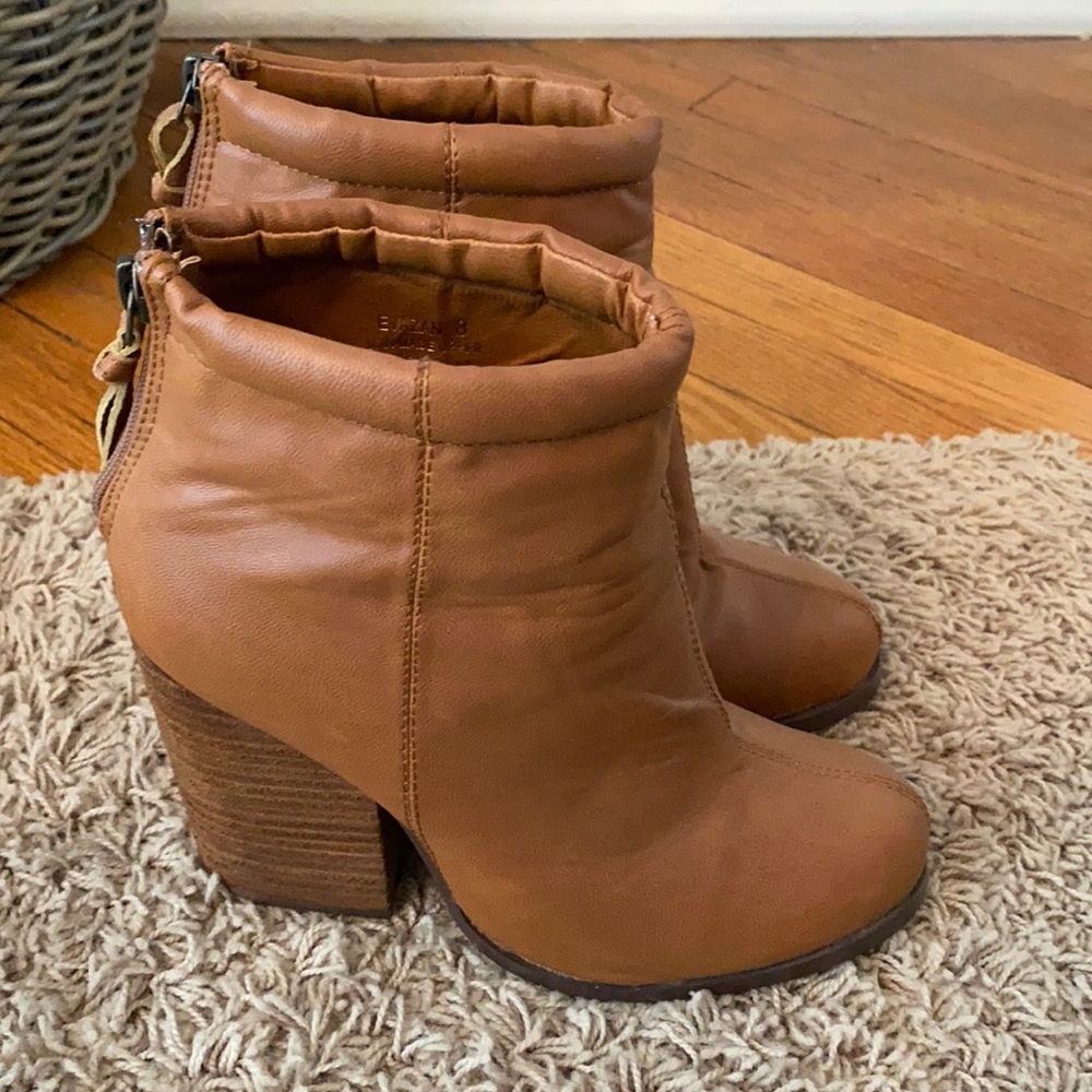 Women’s heeled booties